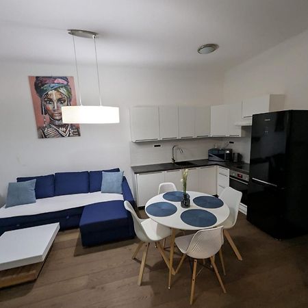 Fantabulous Downtown Abode W King Bed, 65" Tv, Washer And Tumble Dryer Zagreb Luaran gambar