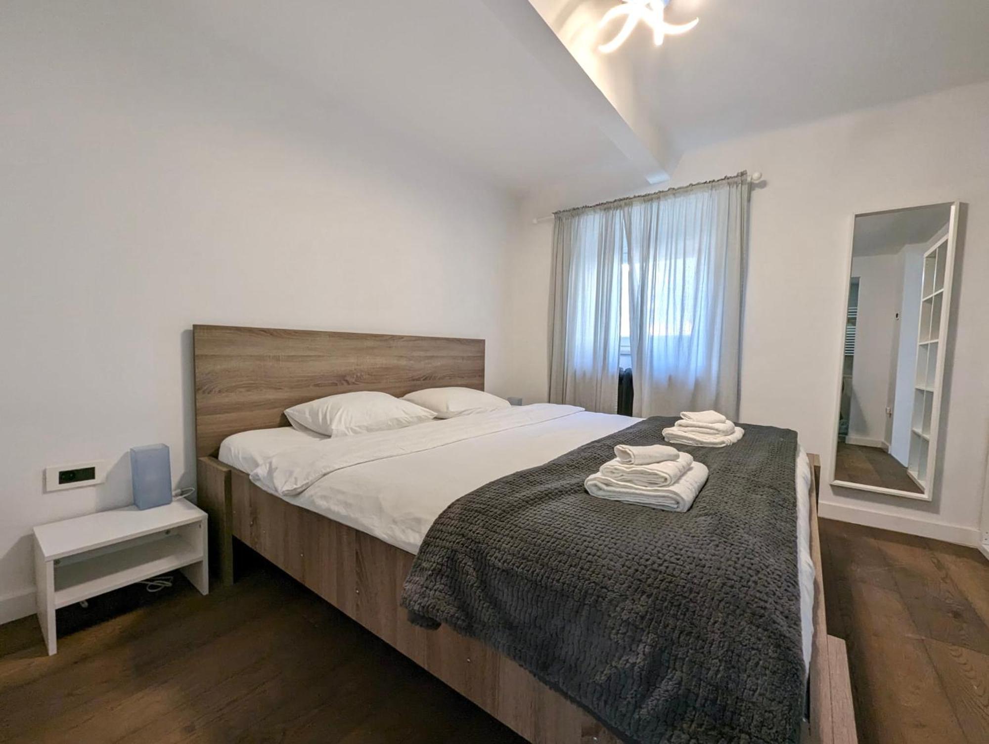 Fantabulous Downtown Abode W King Bed, 65" Tv, Washer And Tumble Dryer Zagreb Luaran gambar