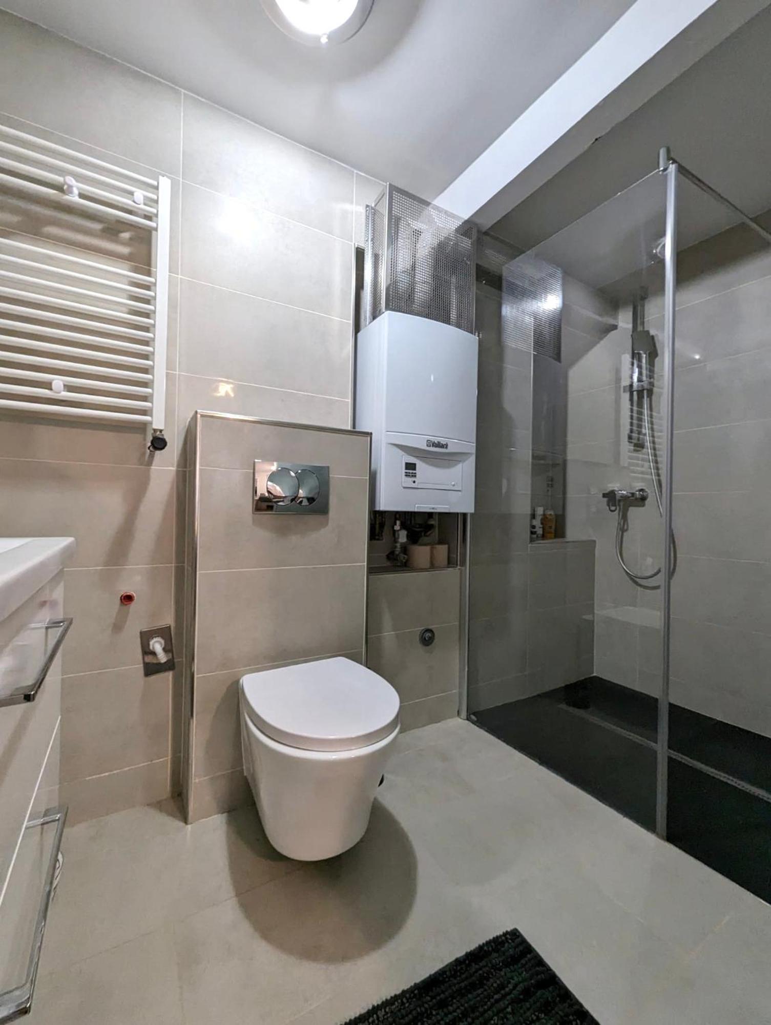 Fantabulous Downtown Abode W King Bed, 65" Tv, Washer And Tumble Dryer Zagreb Luaran gambar
